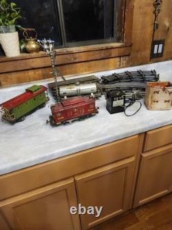 1930s Lionel Train Set Pre-War Era No 8E Super Motor. Standared Track
