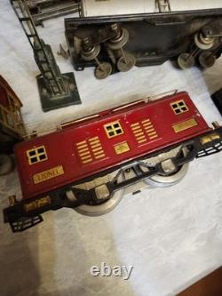 1930s Lionel Train Set Pre-War Era No 8E Super Motor. Standared Track