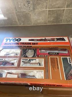 1970's Tyco Electric Train Set HO Scale Ready to Run 8 Cars 2 Trains with Track