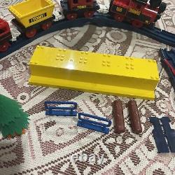 1987 TOMY Train Station set and tracks Vintage Rare In Yellow Case