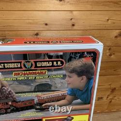 1988 Vintage Walt Disney World RR Railroad Infra-Red Train Track Set