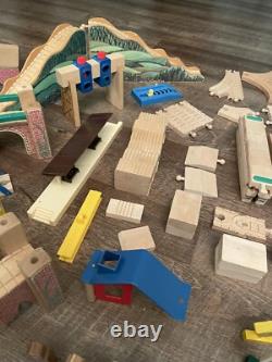 1997 Thomas The Train Wooden 139pc Vintage Set Bump Clickety Clack Swivel Track