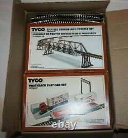 9 Unit Chattanooga Train Set No. 40782 Complete Original Box TYCO HO Scale Track