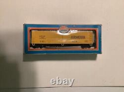 AHM HO Scale Electric Train Set 1980s track, 2 engines, 6 cars, power pack
