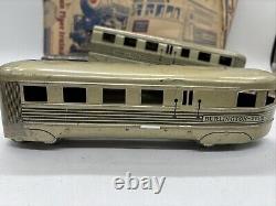 American Flyer Wind Up Train Set Train No 805 -3 Cars 9 Pieces Of Track Orig Box