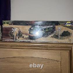 Athearn HO John Deere Train Starter Set Power Supply & Oval Track New Old Stock