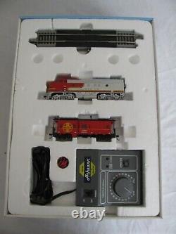 Athearn HO Santa Fe Warbonnet Train Set with E-Z Track / Complete! #1070 Read