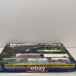 Athearn Ho Scale Thunder Valley Train Set 1034 Locomotive 4 Cars Track