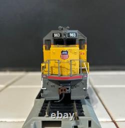 Athearn Union Pacific Iron Horse HO Scale Train Set PLUS 8 Extra Pieces Of Track