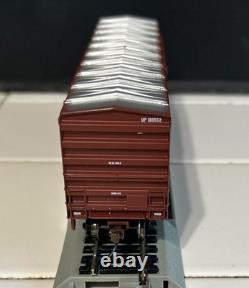 Athearn Union Pacific Iron Horse HO Scale Train Set PLUS 8 Extra Pieces Of Track