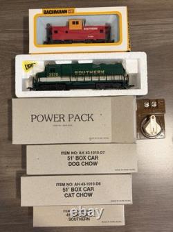 BACHMANN SOUTHERN COMPLETE HO TRAIN SET With TUNNEL, STATION, SCENERY BRIDGES NEW