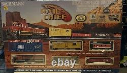 Bachmann 00706 HO Scale Rail Chief Train Set 130-pieces 47 x 38 oval