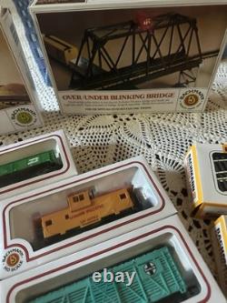 Bachmann Pacific Express Train Set Diesel Engine With7 Cars, Power Pack, Bridges