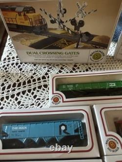 Bachmann Pacific Express Train Set Diesel Engine With7 Cars, Power Pack, Bridges