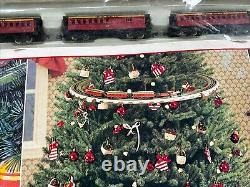 Bachmann Trim-A-Train Holiday Express N Scale Train Christmas Set TRACK POWER