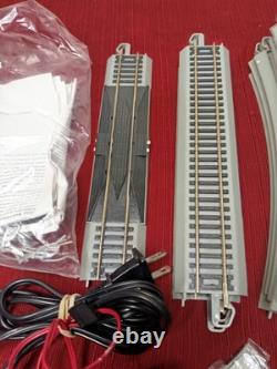 Bachmann Wonderland Express Train Set 4 Cars, 16 Track Pieces, & Controller