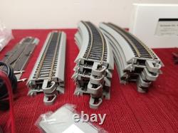 Bachmann Wonderland Express Train Set 4 Cars, 16 Track Pieces, & Controller