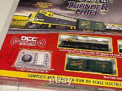 Complete HO Model Railroad Train Set DCC Control + Sound Bachmann Thunder Chief