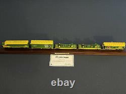 Danbury Mint John Deere 2-cylinder Express Ho Scale Train & Track Set Rare