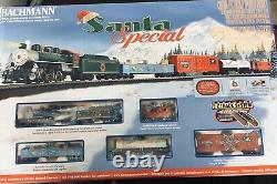 HO Bachmann train set Santa special. New