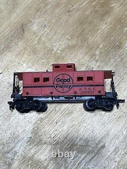 Ho scale locomotive model train set 5 car tracks