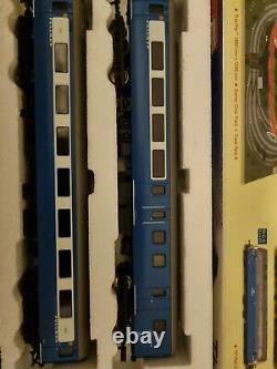 Hornby The Blue Pullman Train Set Loco, 3 Carriages And Track R1093