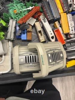 Jakks Pacific 2012 Train Set / Lot 100+ Pieces Trains Tracks Parts ETC