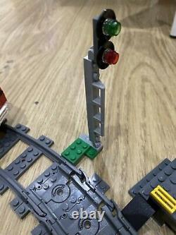 LEGO City (7938) Passenger Train 2010 Power Functions Remote Tracks Minifigures
