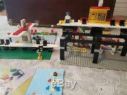 LEGO town 6399 Airport Shuttle Monorail with instructions and extra tracks