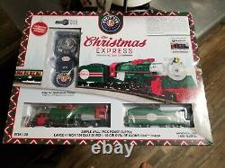 LIONEL HO SCALE CHRISTMAS EXPRESS TRAIN SET sleigh santa remote track 871811020