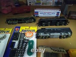LOT#77 HO SCALE TRAIN SET 3 ENGINES, 45track, 6 cars, power pack&more