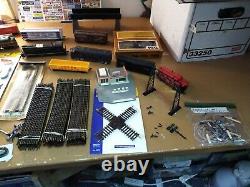 LOT#77 HO SCALE TRAIN SET 3 ENGINES, 45track, 6 cars, power pack&more