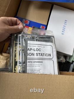 Life-Like HO Scale Electric Train Set Locomotive, Tracks Buildings Cool Mint