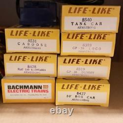 Life Like HO Train Set Lot 6 Armstrong World Industries Cars Track HO Gauge