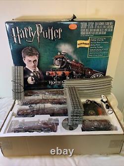Lionel 7-11020 O Gauge Harry Potter Hogwarts Express Steam Train Set with tracks