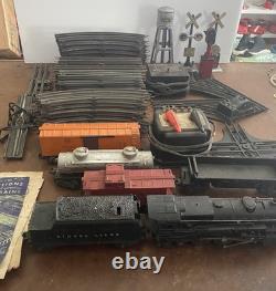 Lionel Postwar 2035 Steam Locomotive Freight Car Train Set O Gauge Power & Track