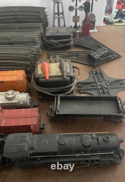 Lionel Postwar 2035 Steam Locomotive Freight Car Train Set O Gauge Power & Track