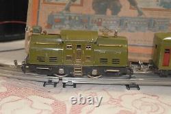 Lionel Prewar Electric Train Set with box track transformer