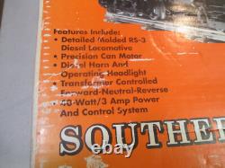 Lionel Southern Pacific Freight Set 6-21970 O-27 Gauge Train Set with extra track