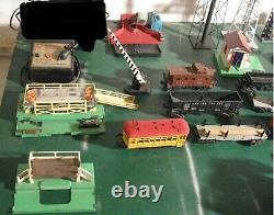 Lionel Train Set 1950's Town, Track, Trolley, building and misc cars