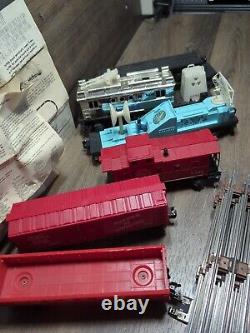 Lionel Train Set 1980's With 21 Piece Track Set 9 Trains Plus Manual & Control
