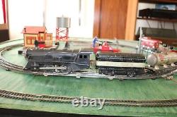 Marx 898 O Gauge Electric Train Set with Rolling Stock, Track and Accessories