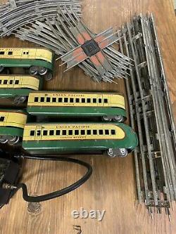 Marx M10000 Union Pacific Electric Streamliner TRAIN SET GREEN AND CREAM TRACK
