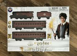 NIB 28 pc Harry Potter LIONEL HOGWARTS EXPRESS TRAIN SET OF 3