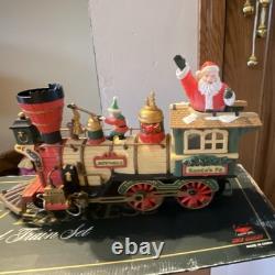 New Bright Holiday Express Animated G Gauge Train Set 8pc with Track & Cars