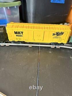 O Scale, Lionel train set, 5 trains, controller, transformer, 12 tracks