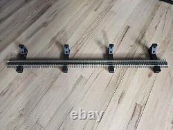 O Scale Wall Mount Room Kit for Train Track, Fits 15ft x 15ft