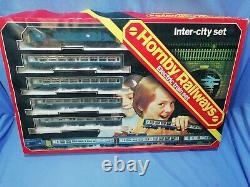 OO Hornby R686 Inter-City Train Set Class 37 Loco + 4 Coaches, Oval of Track