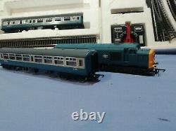 OO Hornby R686 Inter-City Train Set Class 37 Loco + 4 Coaches, Oval of Track