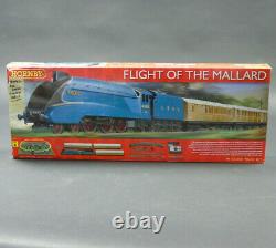 R1171 Hornby OO Gauge Train Set Flight of the Mallard w Loco + Coaches Boxed UK